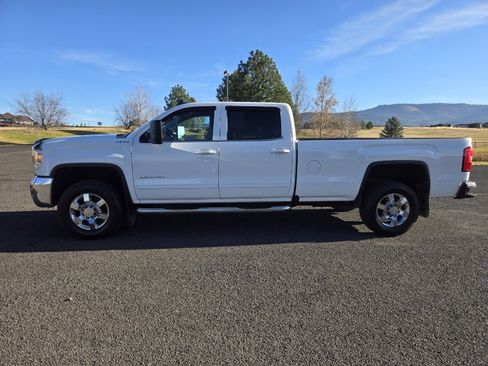 Used 2018 GMC Sierra 3500 SLE image 10