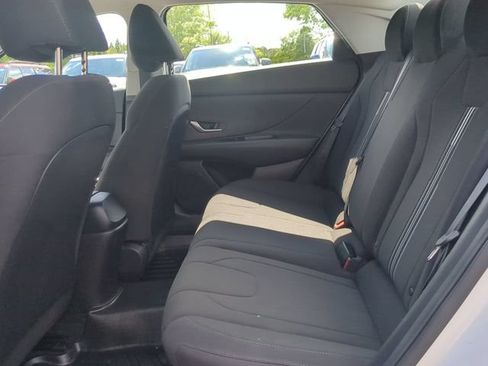 Used 2022 Hyundai Elantra SEL w/ Cargo Package FWD image 12
