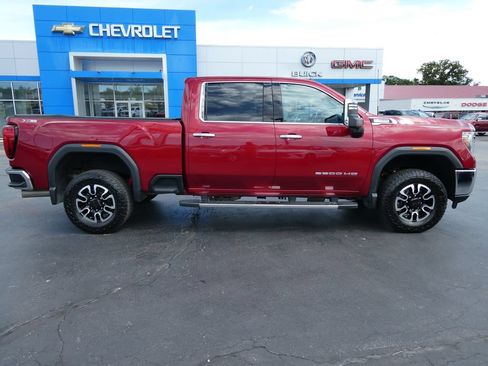 Certified 2020 GMC Sierra 2500 SLT w/ Technology Package AWD/4WD image 4
