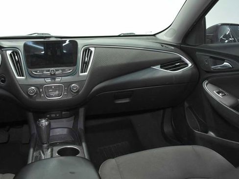 Used 2020 Chevrolet Malibu RS image 18