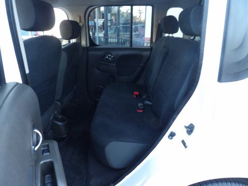 Used 2009 Nissan Cube 1.8 SL w/ Interior Designer Pkg FWD image 8