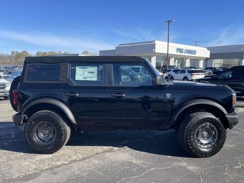 New 2025 Ford Bronco 4-Door w/ Sasquatch Package AWD/4WD image 2