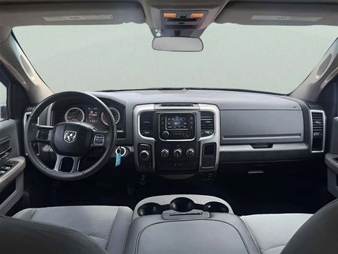 Used 2020 RAM 1500 Classic SLT AWD/4WD image 11
