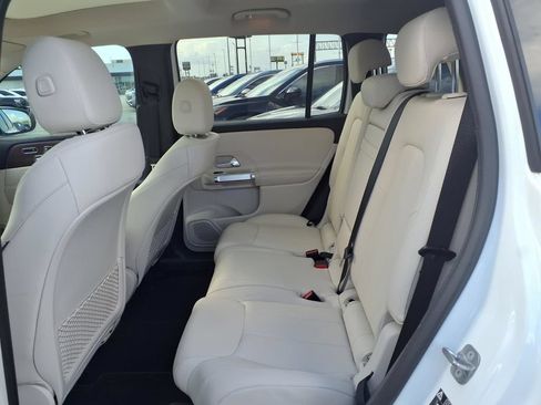 Used 2023 Mercedes-Benz GLB 250 image 17