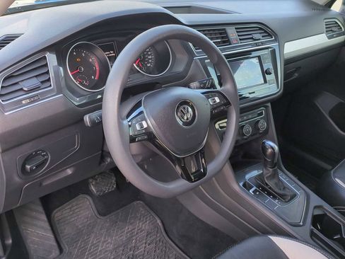 Used 2018 Volkswagen Tiguan S image 10