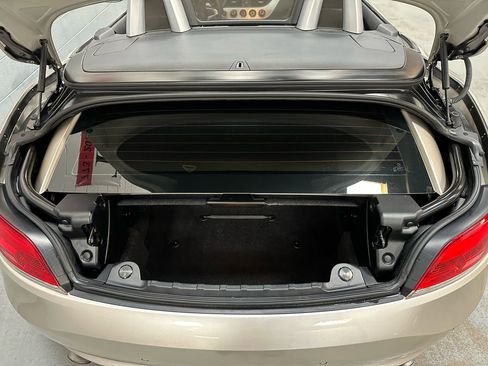 Used 2009 BMW Z4 sDrive35i image 12