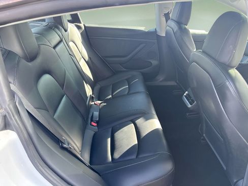 Used 2021 Tesla Model 3 Standard Range Plus image 23