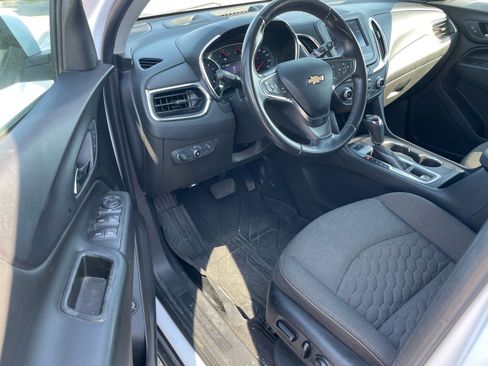 Used 2021 Chevrolet Equinox LT image 4