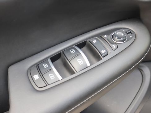 Certified 2023 INFINITI QX50 Luxe w/ Accent Package image 16