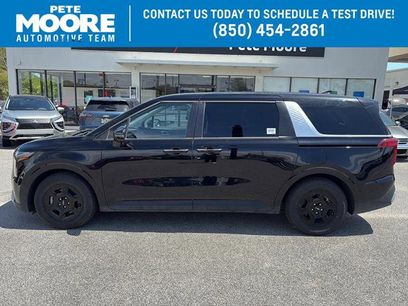 Used 2025 Kia Carnival