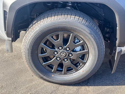 New 2026 Toyota 4Runner SR5 AWD/4WD image 11