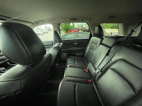 Used 2022 Nissan Pathfinder SL FWD image 6