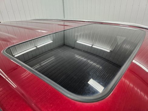 Used 2021 Toyota Highlander XLE image 25