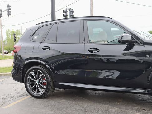 Used 2022 BMW X5 xDrive40i w/ M Sport Package AWD/4WD image 4