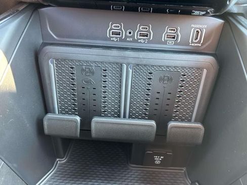 New 2026 RAM 1500 Laramie w/ Night Edition AWD/4WD image 17