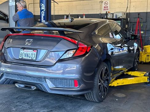 Used 2018 Honda Civic Si image 3