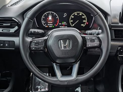 Used 2025 Honda Pilot Touring image 13