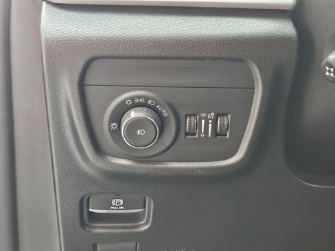 Used 2024 Jeep Grand Cherokee L Limited w/ Luxury Tech Group II AWD/4WD image 18