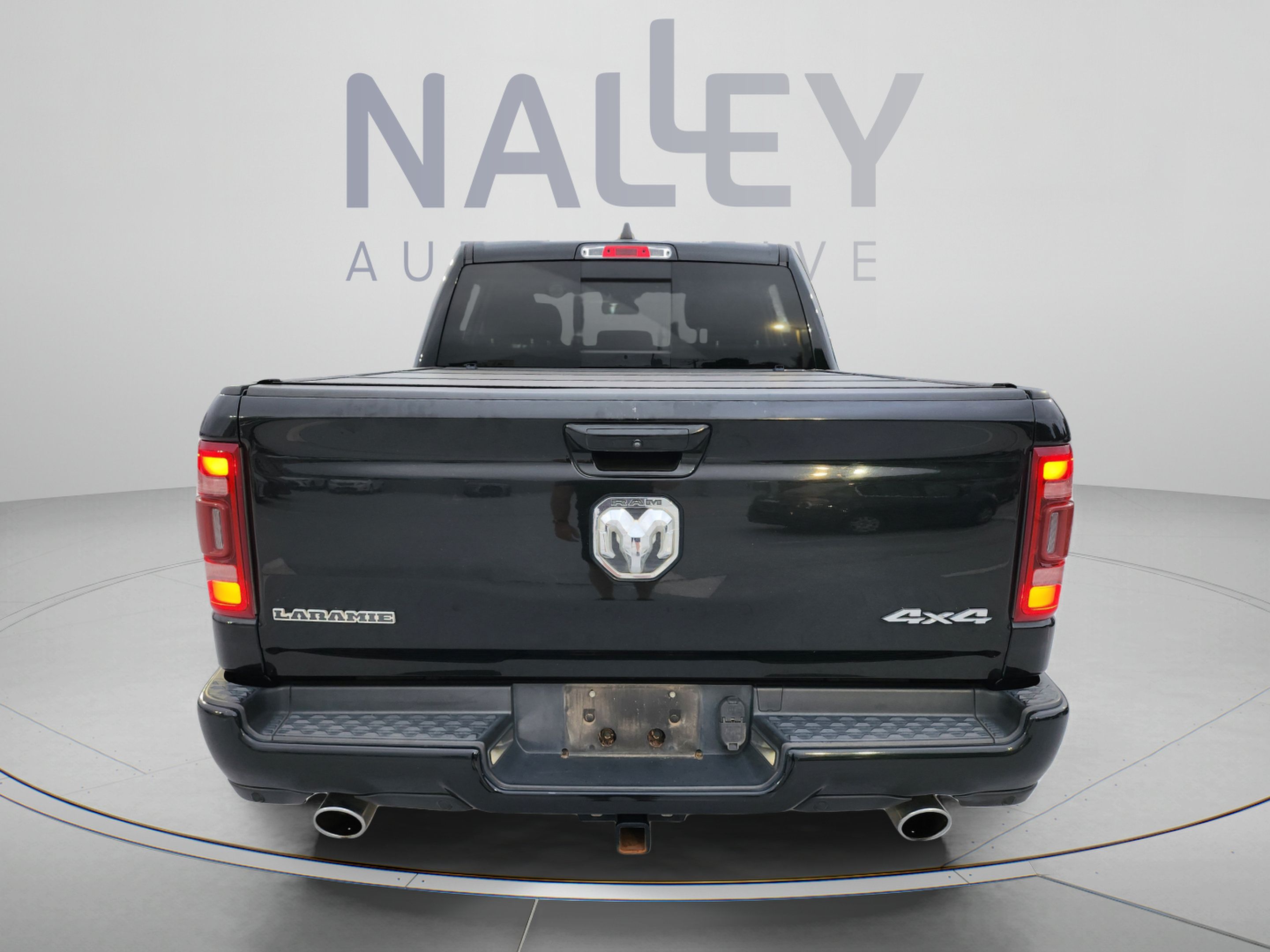 Used 2019 RAM 1500 Laramie w/ Sport Appearance Package AWD/4WD image 4