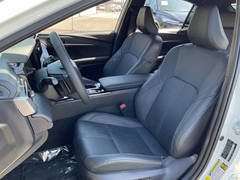 Used 2025 Toyota Camry XSE FWD image 18