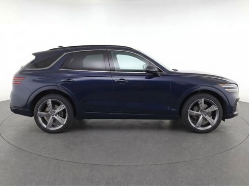 Used 2023 Genesis GV70 2.5T w/ Sport Prestige Package AWD/4WD image 8