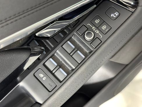 Used 2022 Land Rover Range Rover Evoque SE AWD/4WD image 24