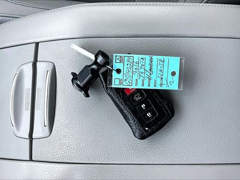 Used 2016 Toyota Highlander Limited Platinum FWD image 14