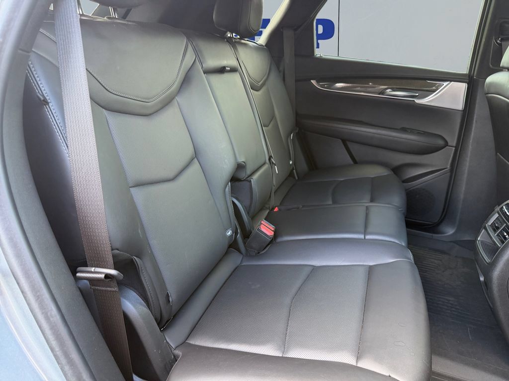 Used 2023 Cadillac XT5 Sportv w/ Technology Package AWD/4WD image 18