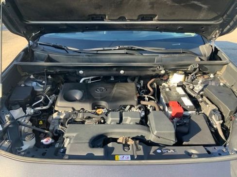 Used 2022 Toyota RAV4 XLE w/ Convenience Package image 34