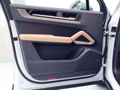 New 2026 Porsche Cayenne AWD/4WD image 14