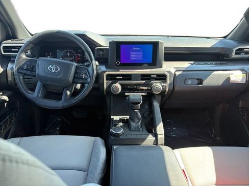 Certified 2025 Toyota Tacoma SR5 AWD/4WD image 14