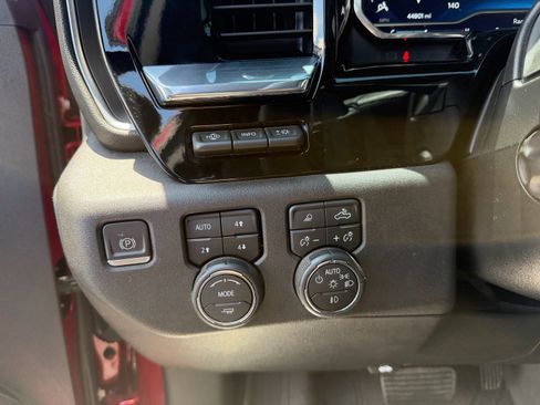 Used 2023 Chevrolet Silverado 1500 High Country w/ High Country Premium Package AWD/4WD image 13
