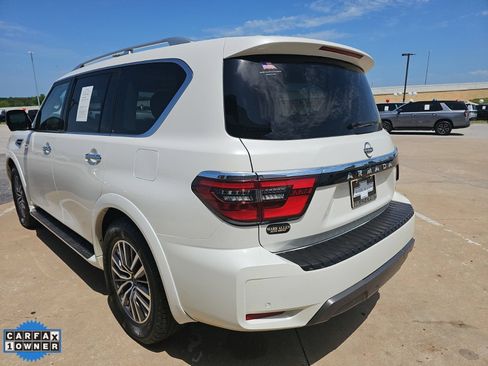 Used 2024 Nissan Armada SL w/ Captain's Chairs Package AWD/4WD image 6