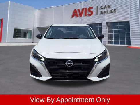 Used 2025 Nissan Altima 2.5 SV FWD image 2