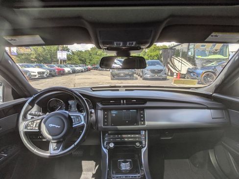 Used 2016 Jaguar XF R-Sport AWD/4WD image 43