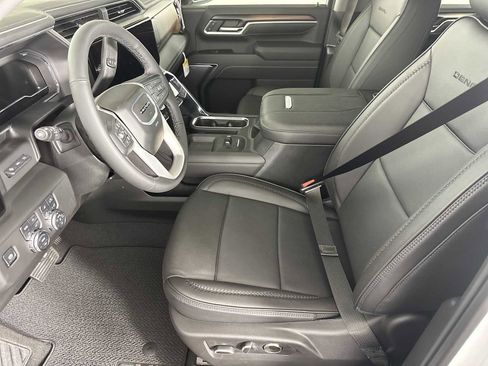 New 2025 GMC Sierra 2500 Denali w/ Denali Reserve Package image 14