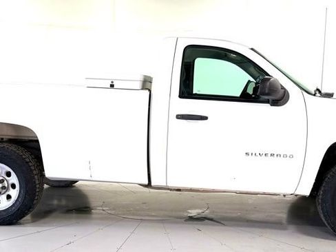Used 2012 Chevrolet Silverado 1500 W/T image 2