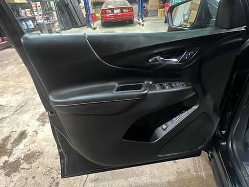 Used 2020 Chevrolet Equinox Premier image 10