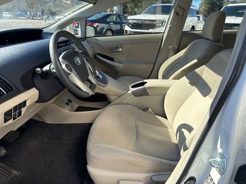 Used 2015 Toyota Prius Four image 9