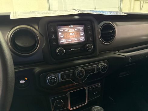 Used 2020 Jeep Wrangler Sport image 18