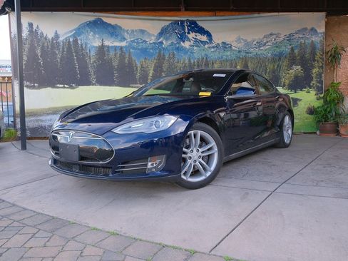 Used 2014 Tesla Model S 85 image 28