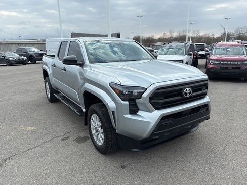 Used 2024 Toyota Tacoma SR image 7