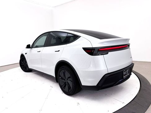 Used 2026 Tesla Model Y Long Range AWD/4WD image 8