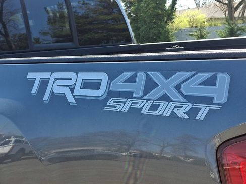 Used 2016 Toyota Tacoma TRD Sport w/ Towing Package AWD/4WD image 29