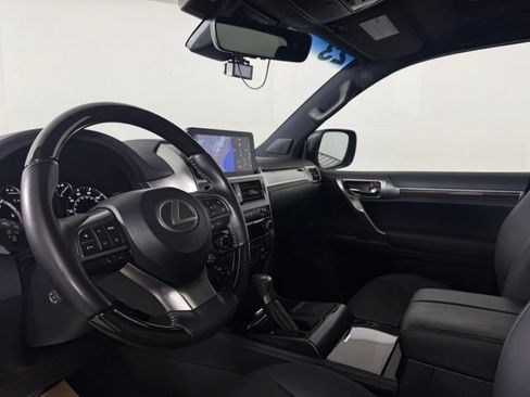 Used 2023 Lexus GX 460 Premium w/ Premium Package AWD/4WD image 4