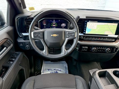 Certified 2026 Chevrolet Silverado 1500 LT AWD/4WD image 32