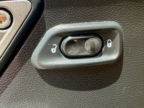 Used 2013 Jeep Wrangler Unlimited Sport AWD/4WD image 9