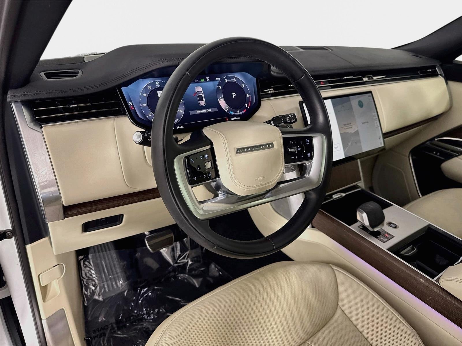 Used 2024 Land Rover Range Rover Long Wheelbase SE AWD/4WD image 9