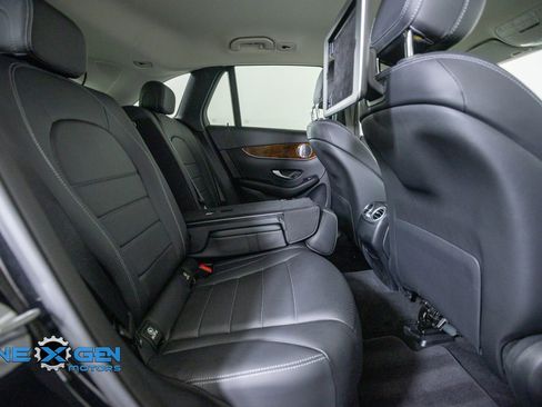 Used 2019 Mercedes-Benz GLC 300 4MATIC image 37