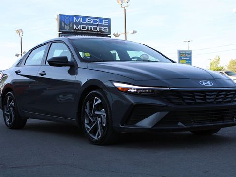 Used 2025 Hyundai Elantra Sport FWD image 1
